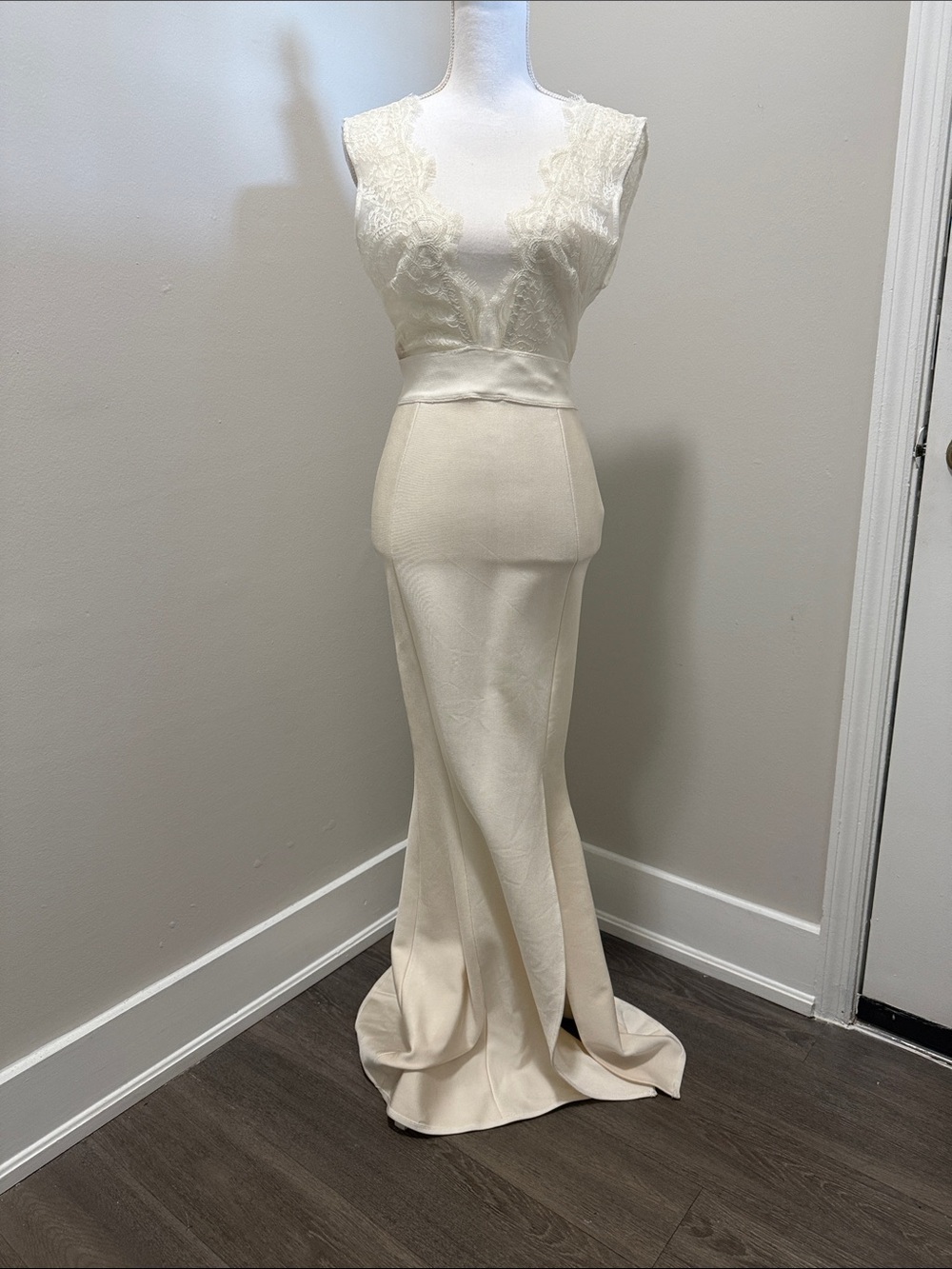 House of CB Cream Lace-Detail Satin Gown